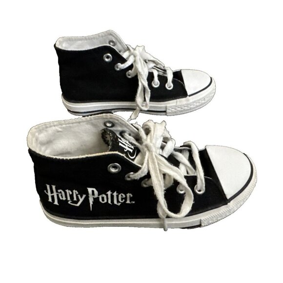 Harry Potter Kids Black shoe, Chuck Taylor style, Shoe Size UK 1, EU 32 - Picture 3 of 16